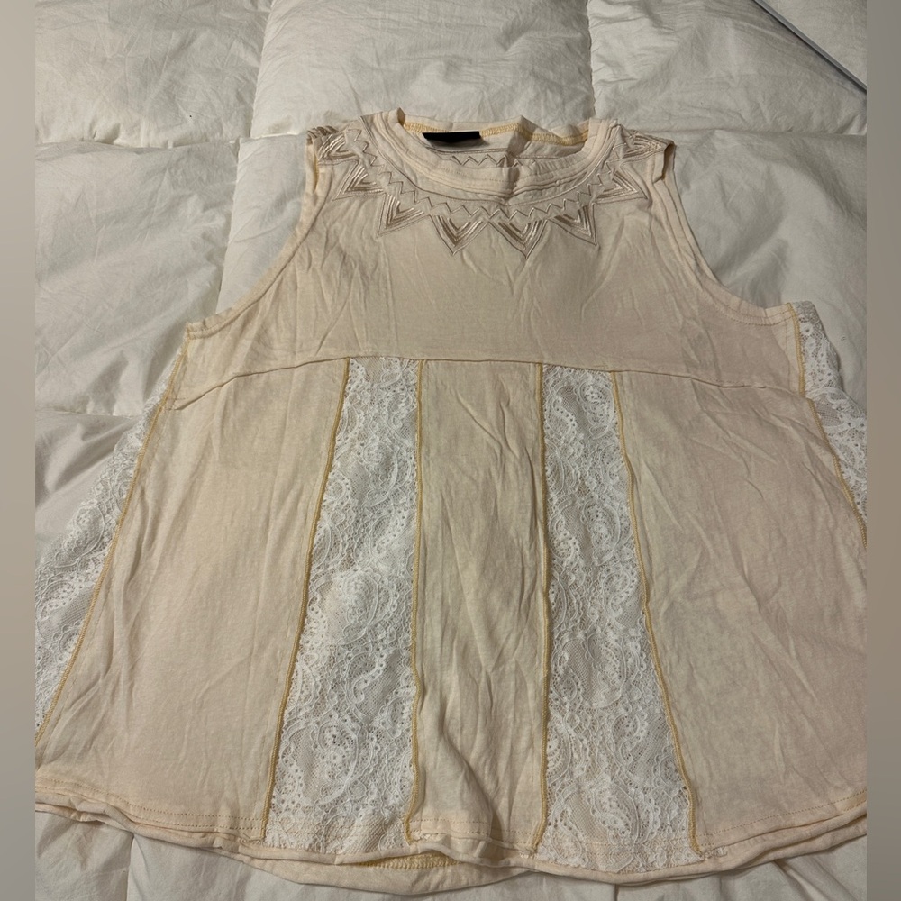 Vici Cream Lace Vienna Top - NWOT - Size S (oversized) - Picture 4 of 11